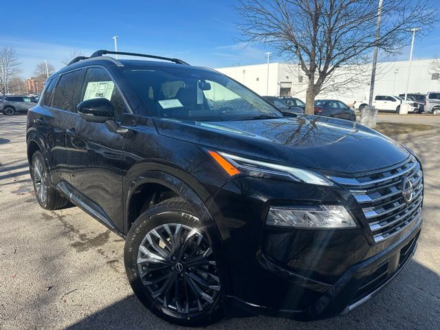 2026 Nissan Rogue Platinum's photo