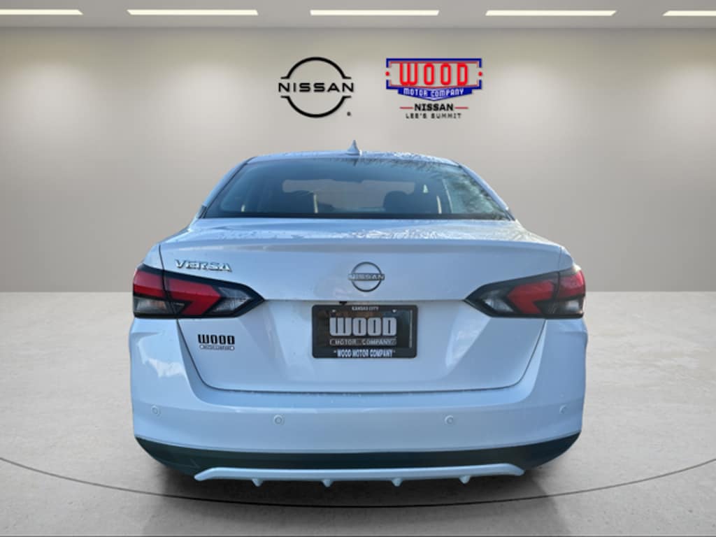 New 2025 Nissan Versa 1.6 SV Sedan