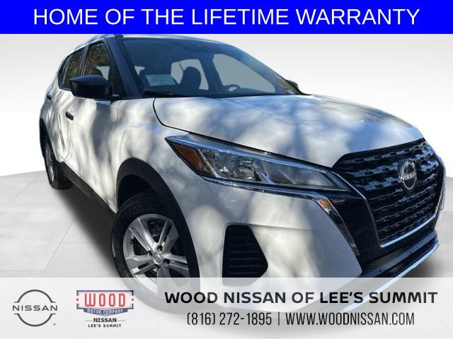 2025 Nissan KICKS PLAY Base's photo