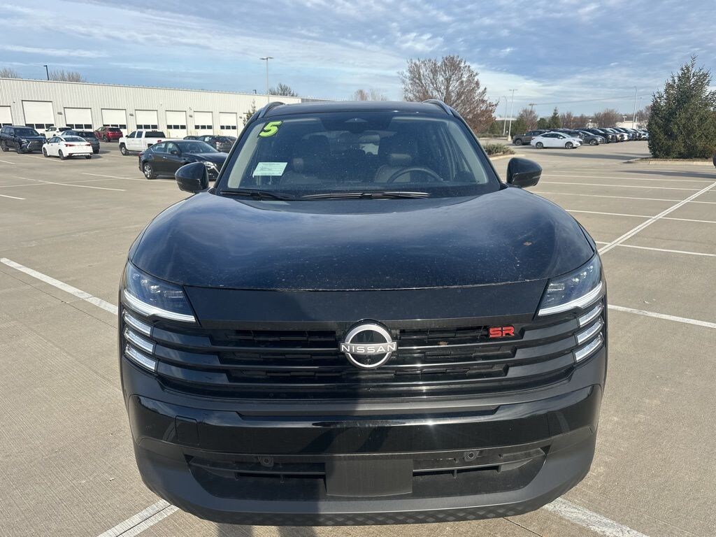 New 2025 Nissan Kicks SR SUV