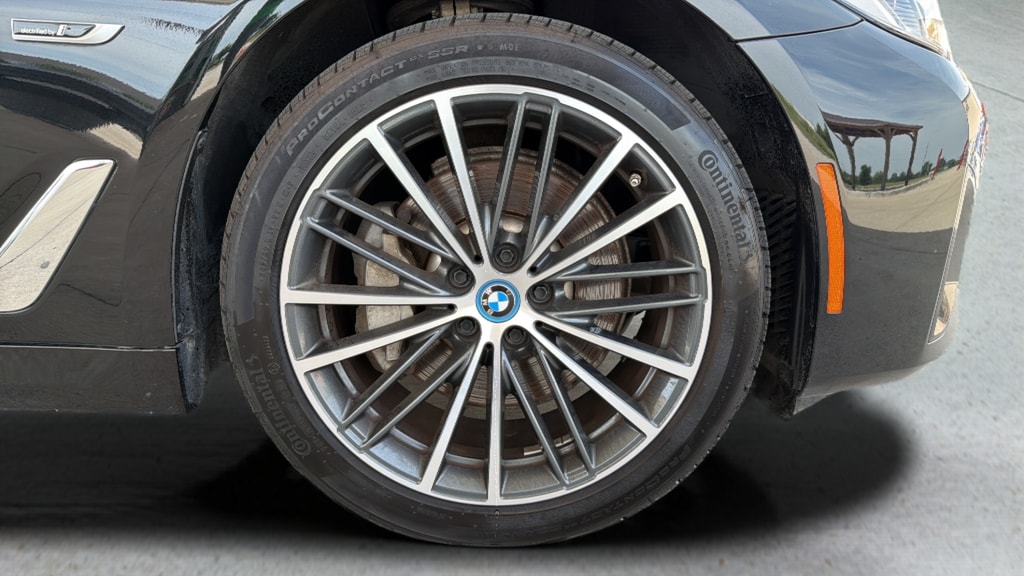 2023 BMW 5 Series 530e - Photo 24