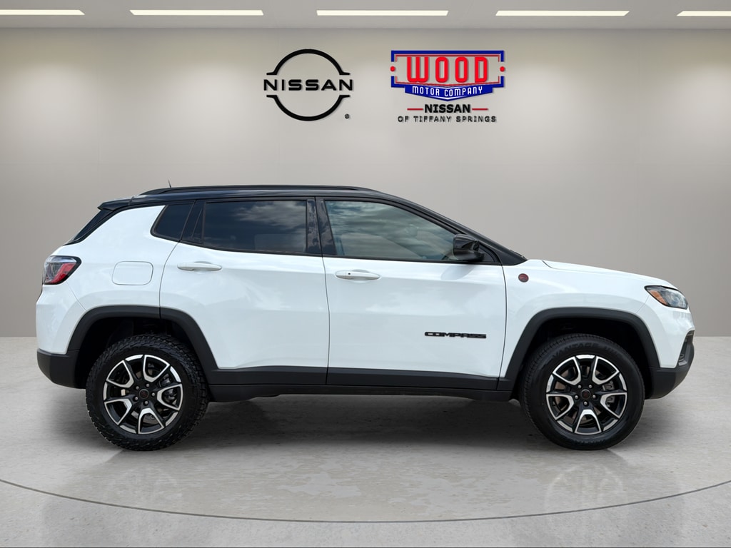 Used 2025 Jeep Compass Trailhawk with VIN 3C4NJDDN5ST533581 for sale in Kansas City