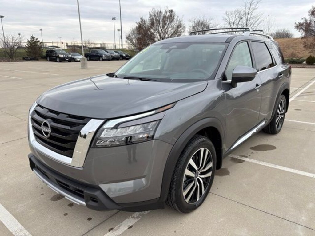 New 2025 Nissan Pathfinder Platinum SUV