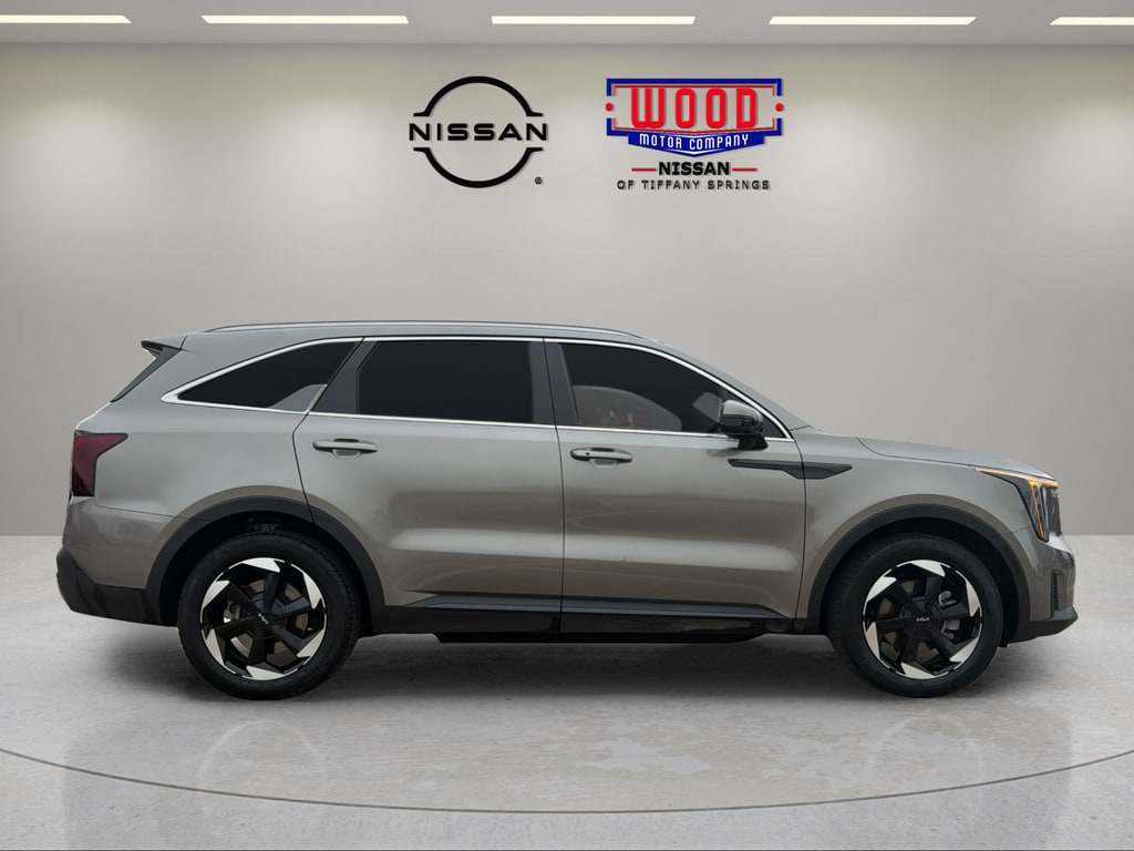 Used 2025 Kia Sorento EX Hybrid with VIN KNDRHDJG6S5328841 for sale in Kansas City