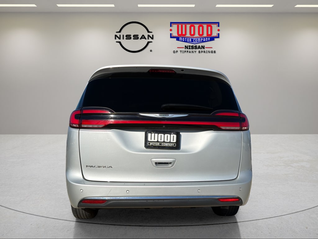 Used 2024 Chrysler Pacifica Touring L Van Passenger Van