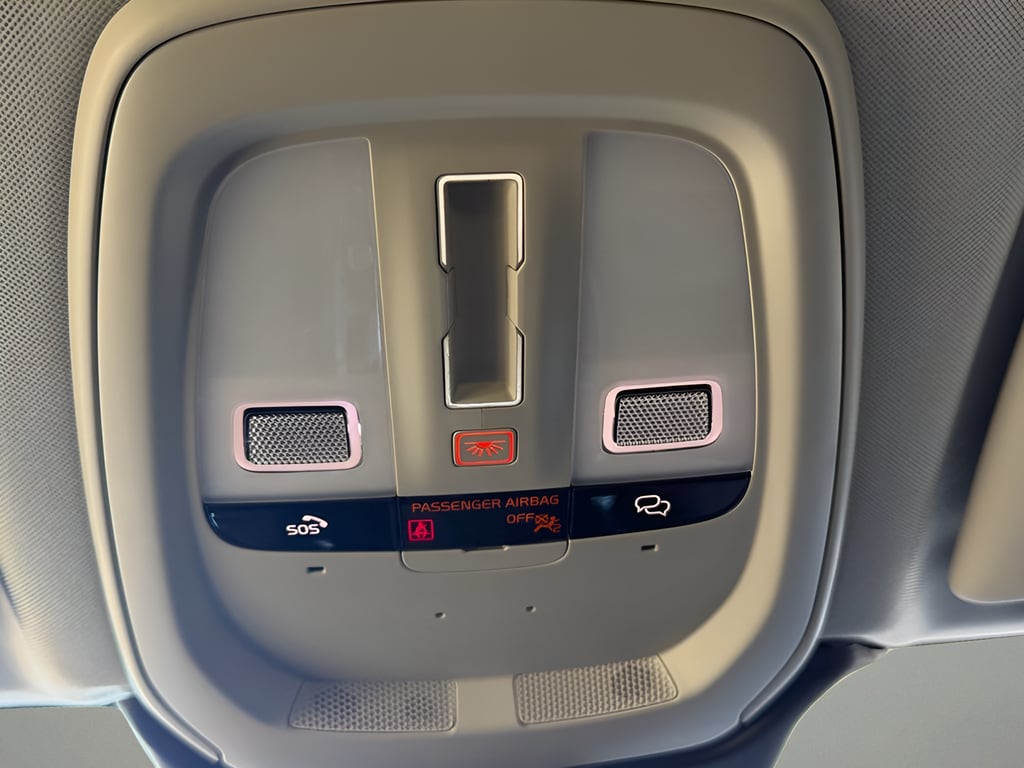 2024 Volvo XC60 Plus - Photo 28