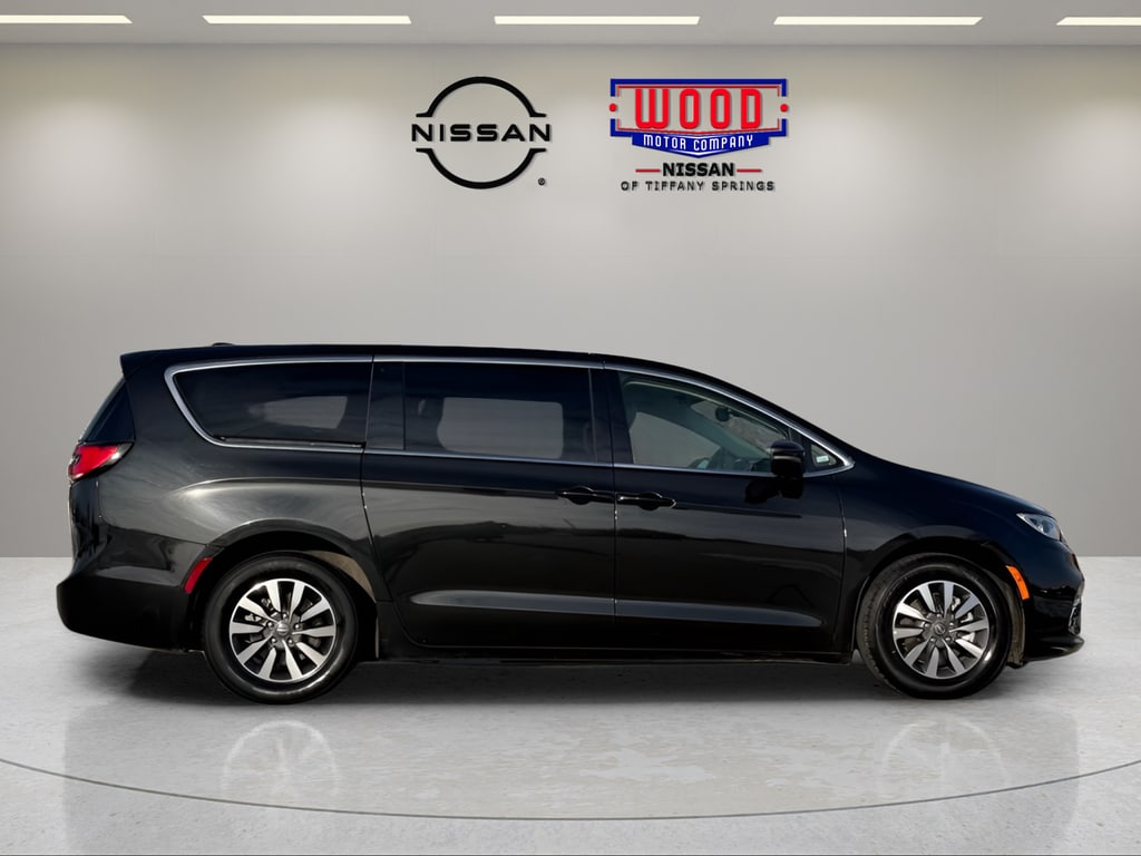 Used 2023 Chrysler Pacifica Hybrid Touring L with VIN 2C4RC1L74PR614420 for sale in Kansas City