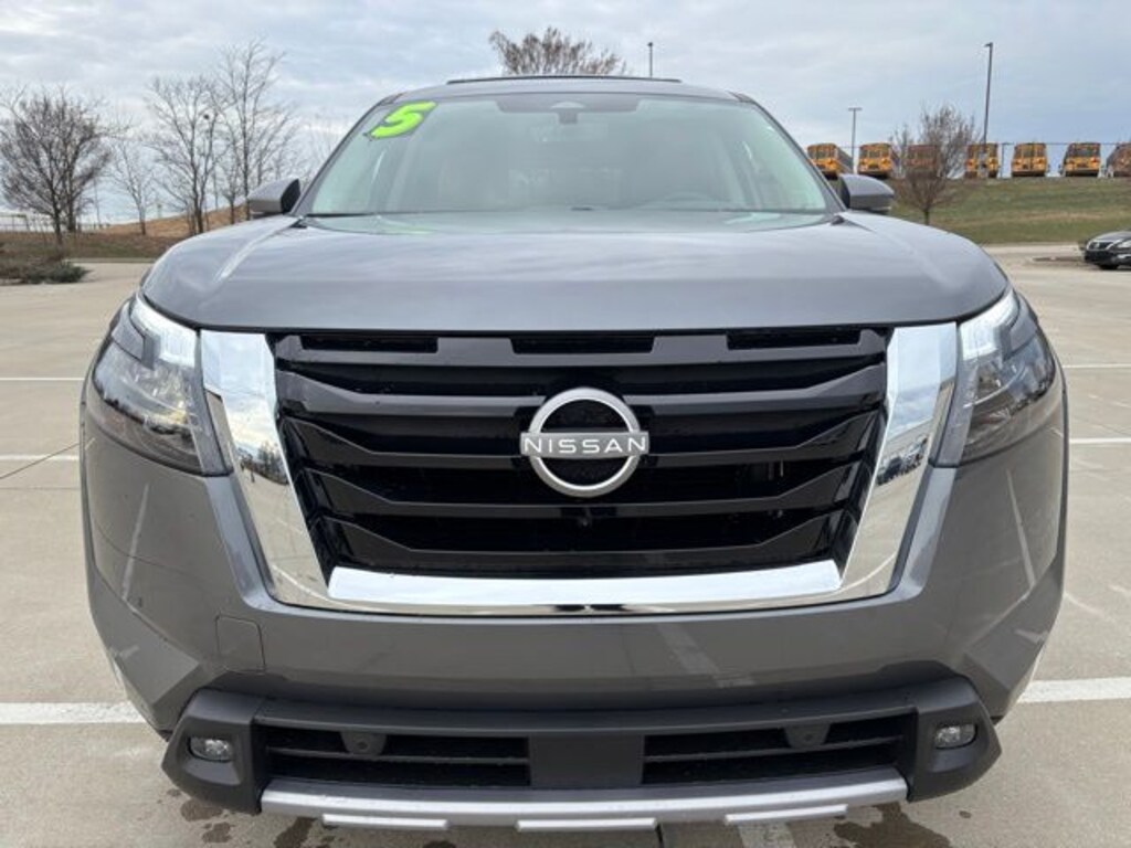 New 2025 Nissan Pathfinder Platinum SUV