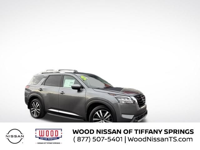 2025 Nissan Pathfinder Platinum's photo