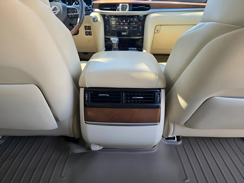 2019 Lexus LX 570 - Photo 11