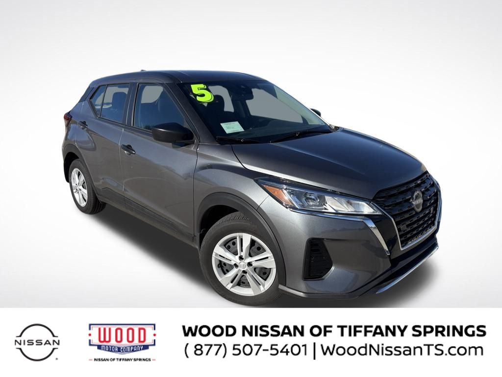 2025 Nissan KICKS PLAY Base's photo