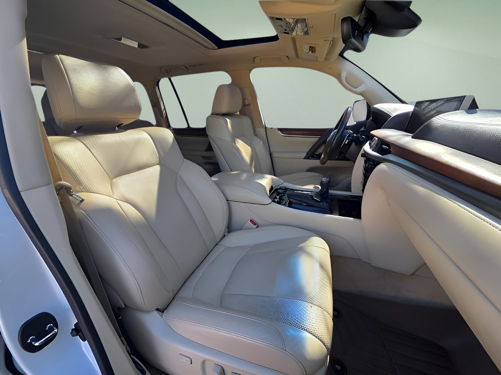 2019 Lexus LX 570 - Photo 14