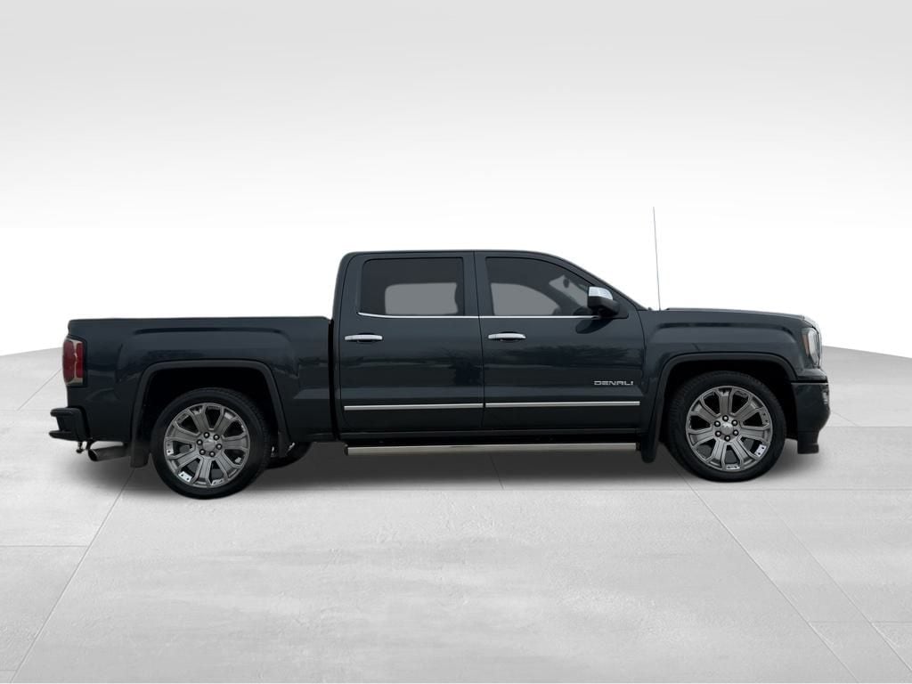 Used 2018 GMC Sierra 1500 Denali Denali with VIN 3GTU2PEJ3JG557083 for sale in Kansas City