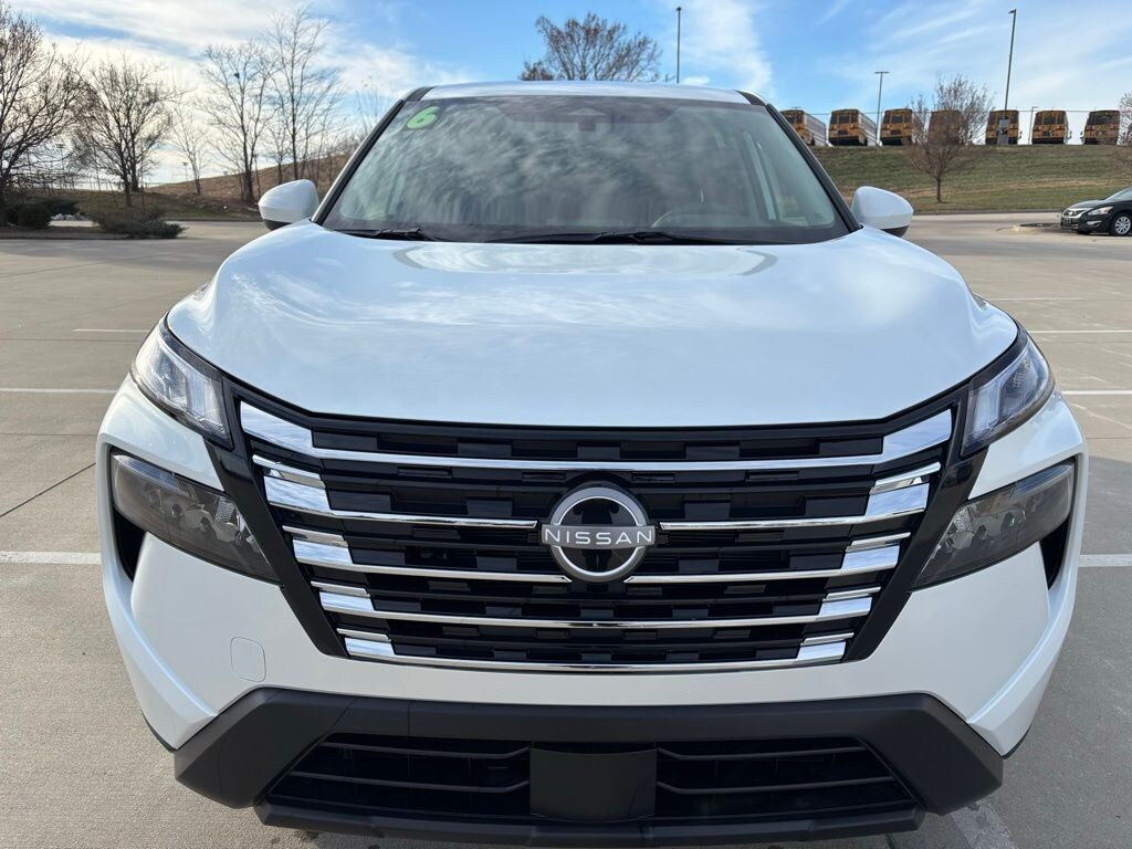 New 2026 Nissan Rogue SV SUV