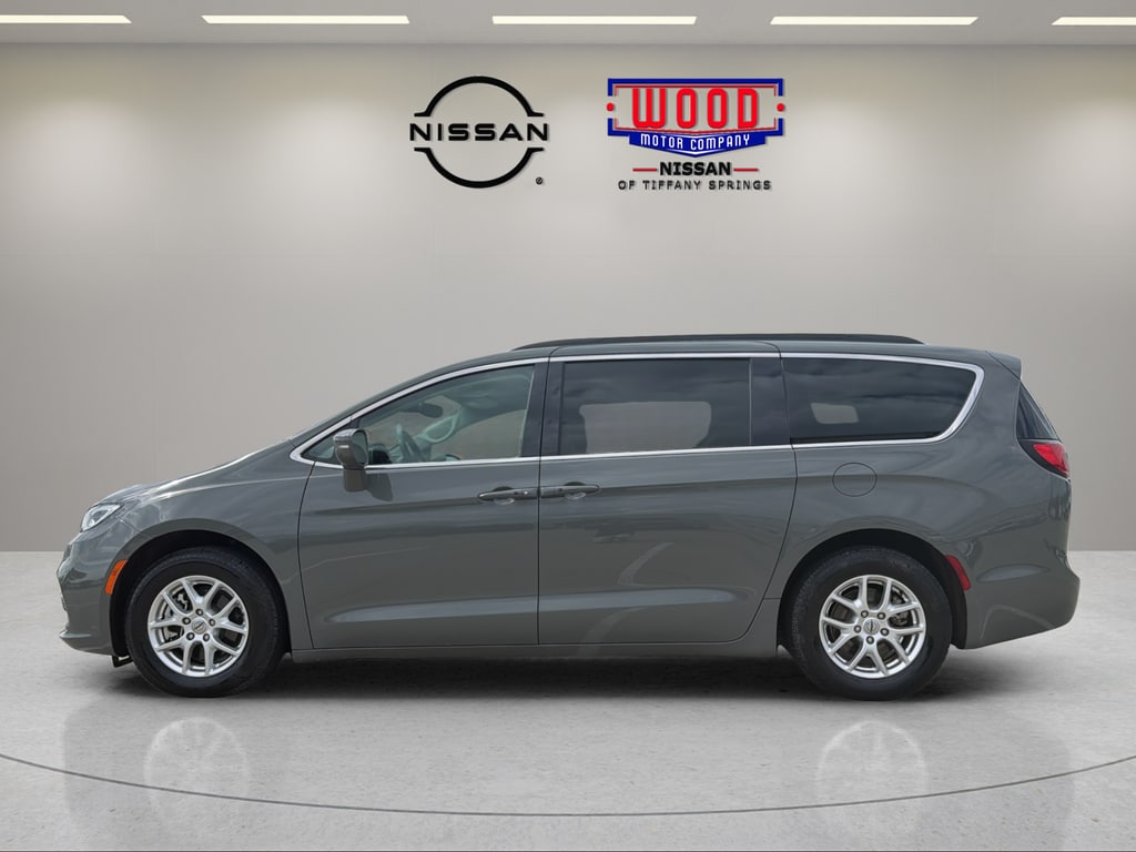 Used 2022 Chrysler Pacifica Touring L Van Passenger Van
