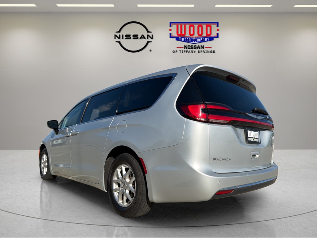 Used 2024 Chrysler Pacifica Touring L Van Passenger Van