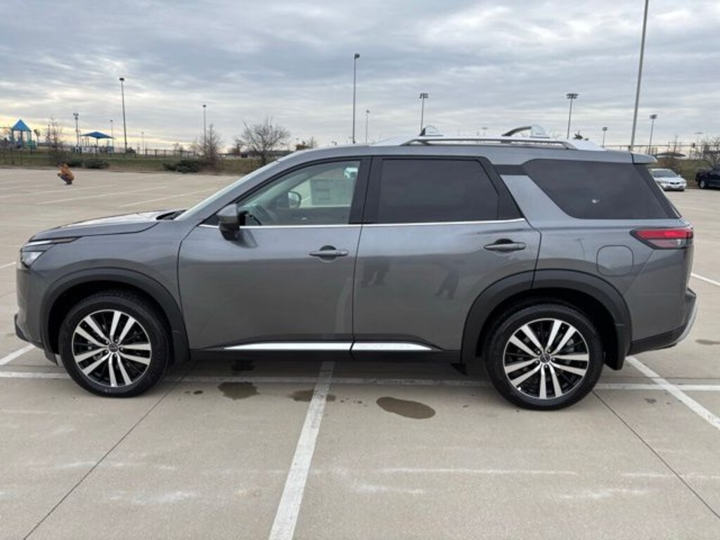 New 2025 Nissan Pathfinder Platinum SUV