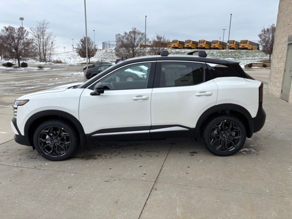 New 2026 Nissan Kicks SR SUV