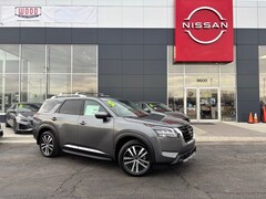 2025 Nissan Pathfinder Platinum SUV