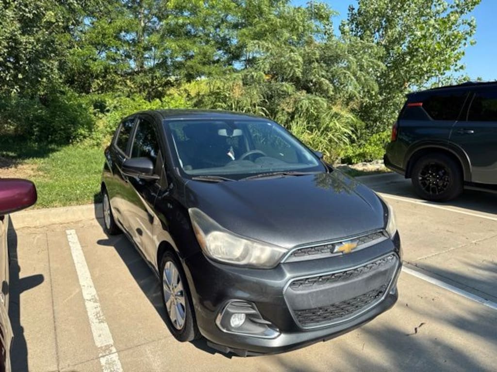 Used 2017 Chevrolet Spark LT w/1LT CVT Hatchback