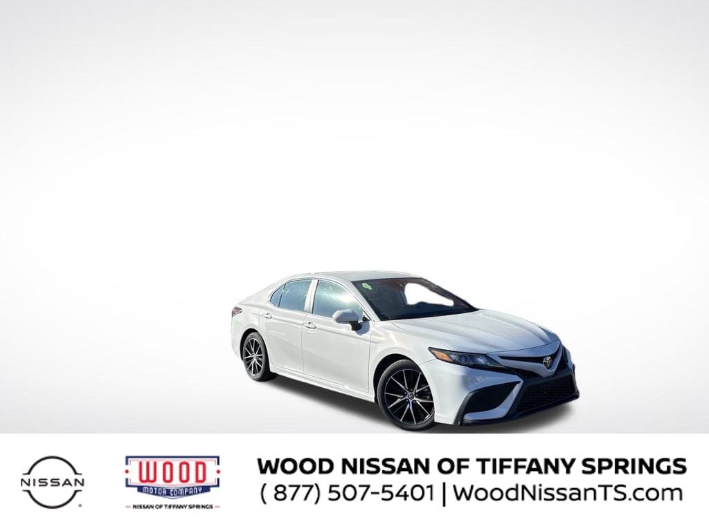 2024 Toyota Camry SE's photo