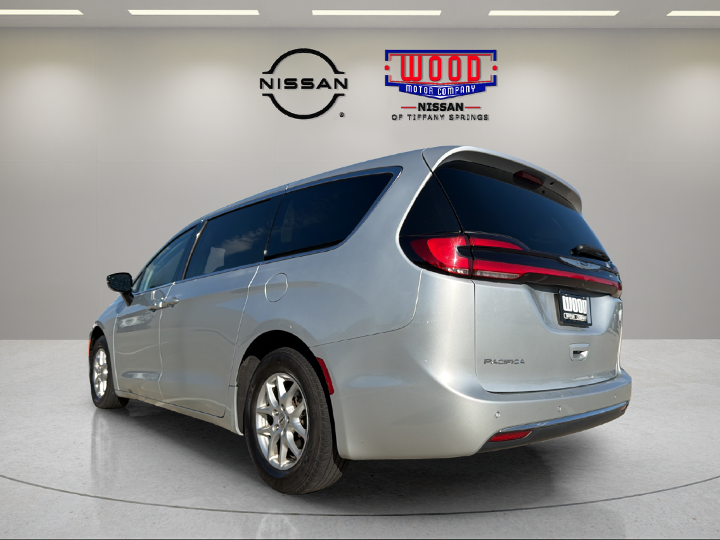 Used 2024 Chrysler Pacifica Touring L Van Passenger Van