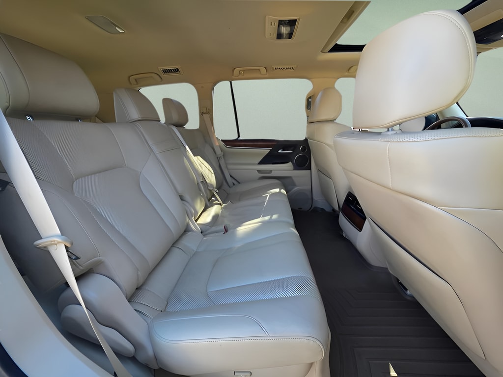 2019 Lexus LX 570 - Photo 10