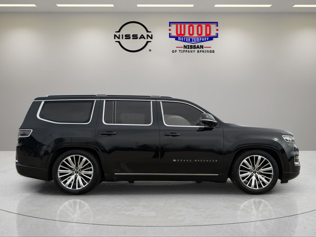 Used 2022 Jeep Grand Wagoneer Series III with VIN 1C4SJVGJ2NS166274 for sale in Kansas City