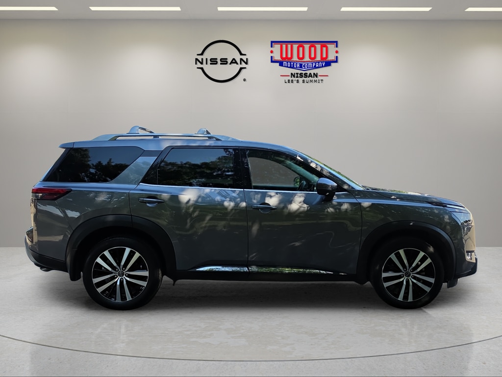Used 2025 Nissan Pathfinder Platinum SUV