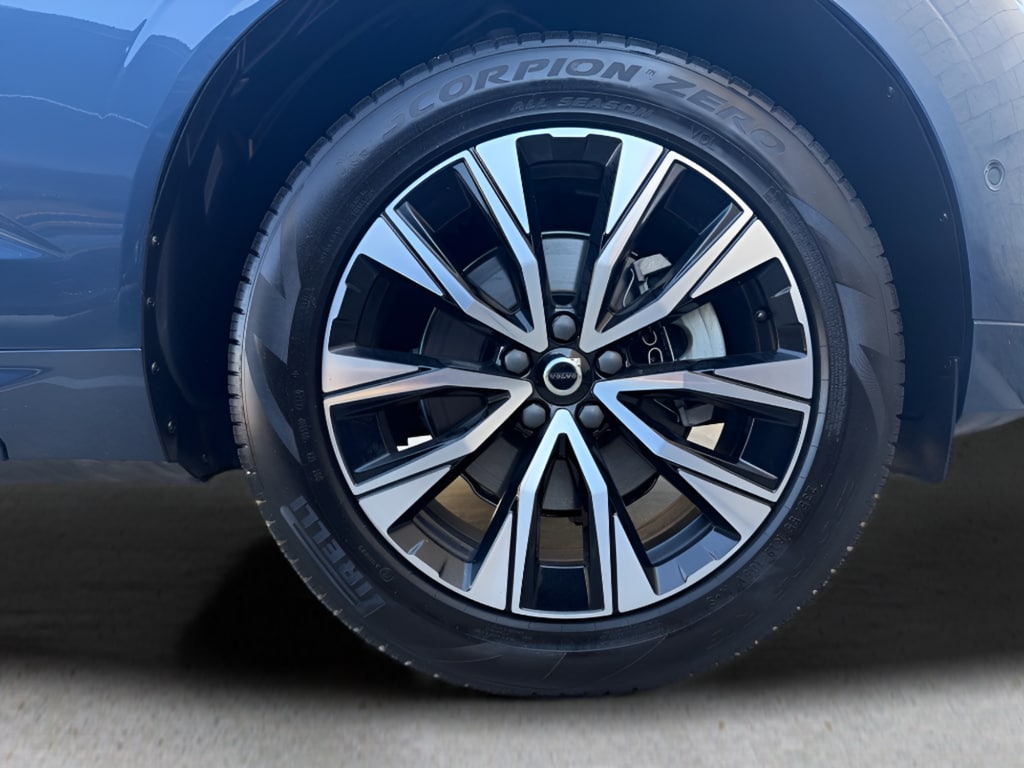 2024 Volvo XC60 Plus - Photo 32