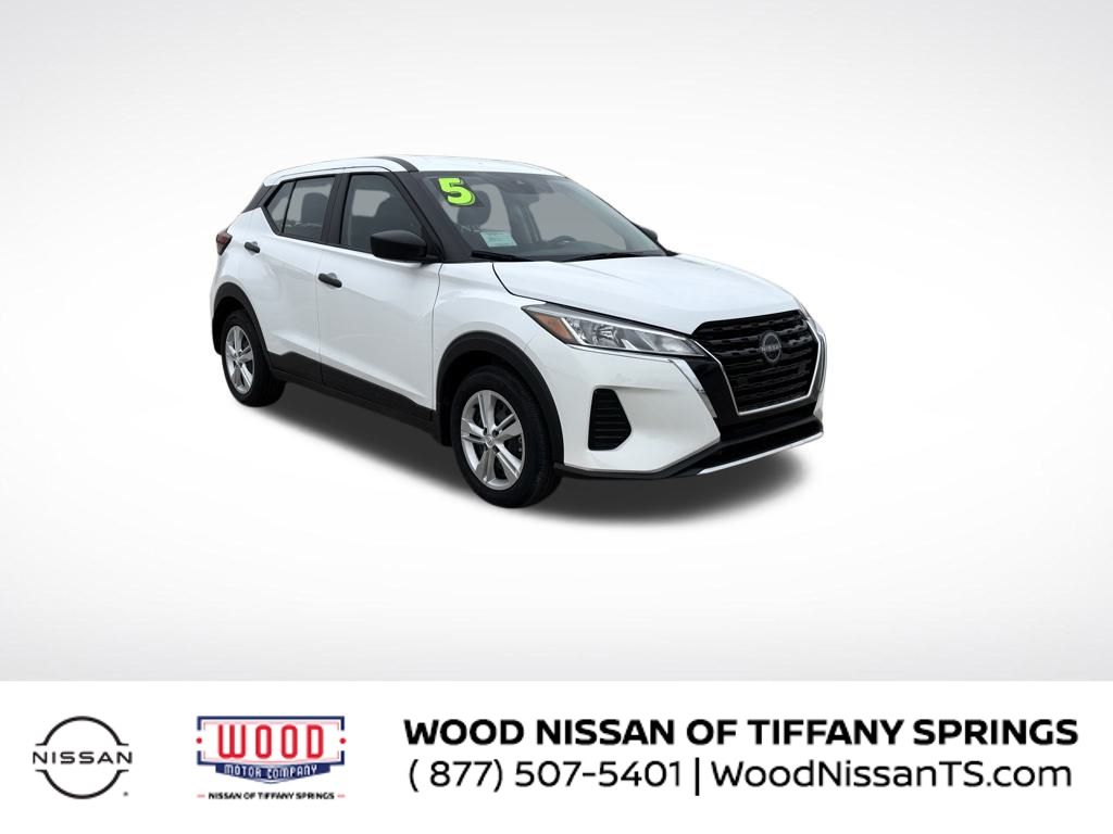 2025 Nissan KICKS PLAY Base's photo