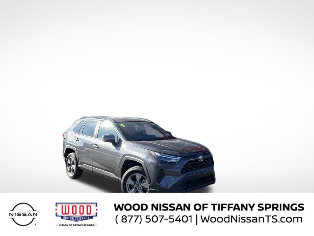 2024 Toyota RAV4 XLE's photo