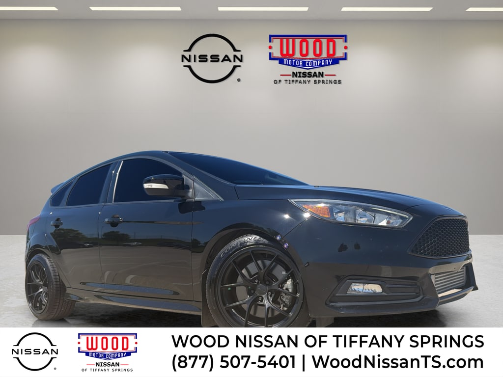 2016 Ford Focus 5 Door Hatch ST's photo