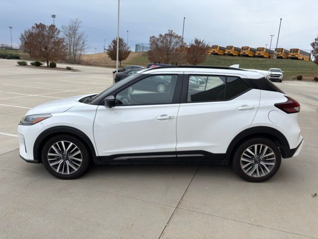 Used 2024 Nissan Kicks SR SUV