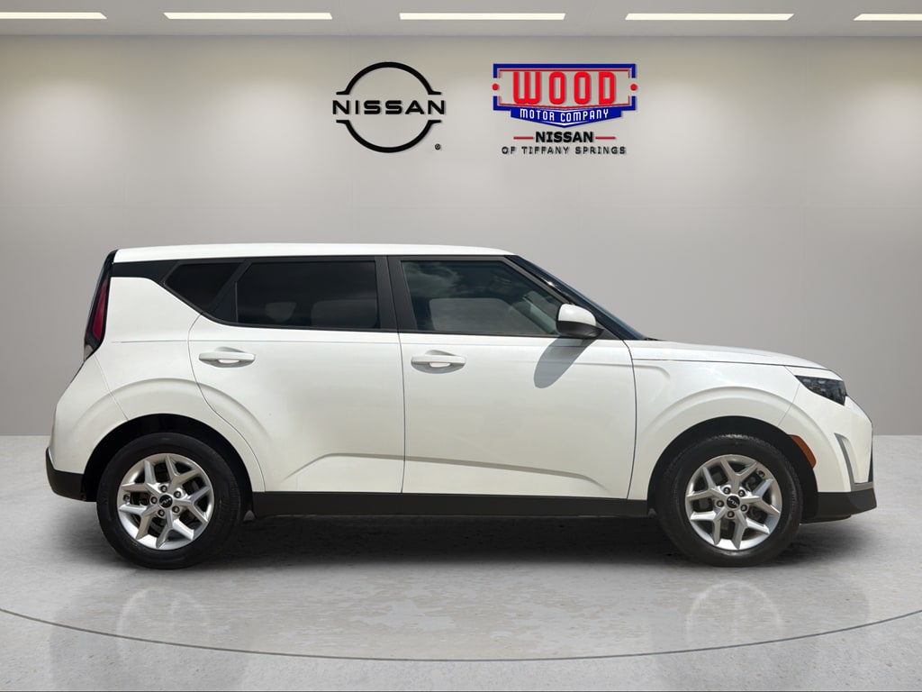 Used 2023 Kia Soul LX with VIN KNDJ23AUXP7875668 for sale in Kansas City