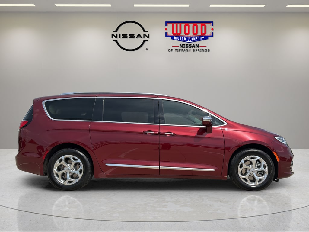 Used 2021 Chrysler Pacifica Hybrid Limited with VIN 2C4RC1S7XMR526808 for sale in Kansas City