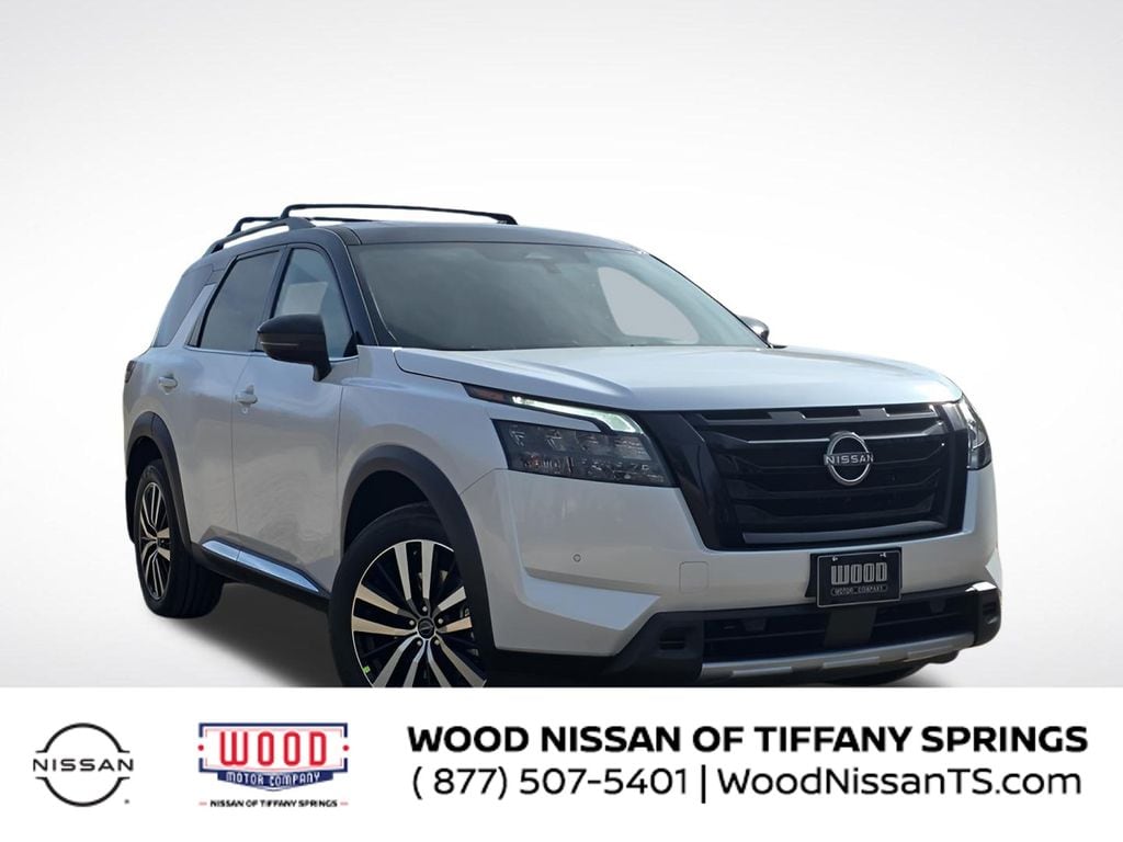 2025 Nissan Pathfinder Platinum's photo