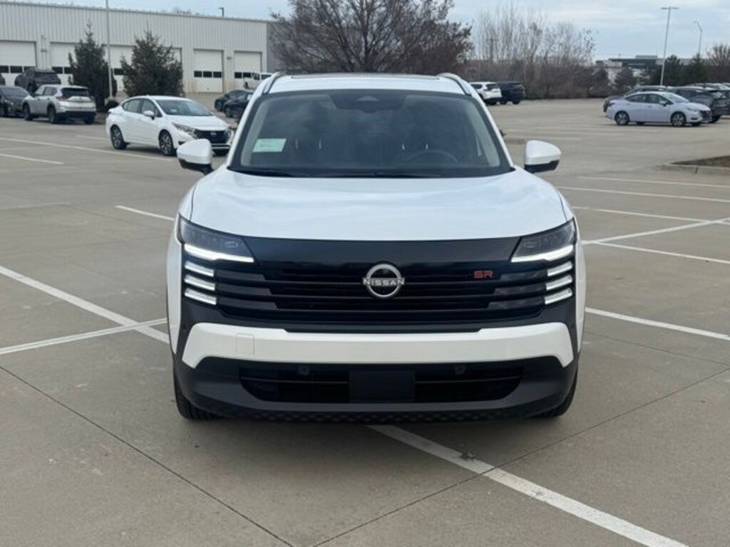 New 2025 Nissan Kicks SR SUV