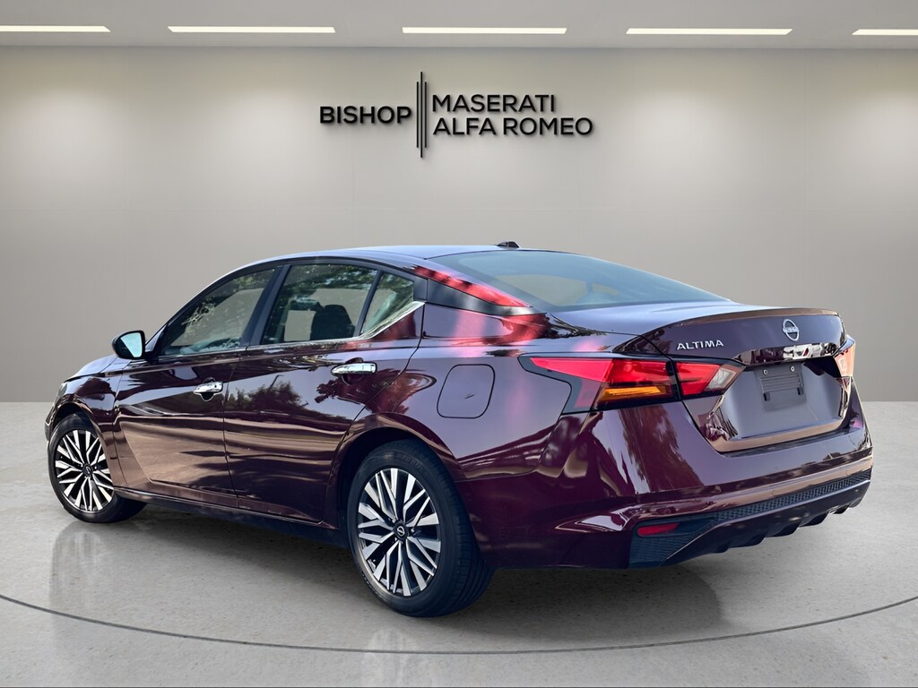 Used 2025 Nissan Altima SV Sedan