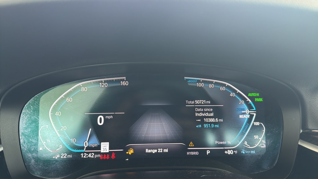 2023 BMW 5 Series 530e - Photo 10