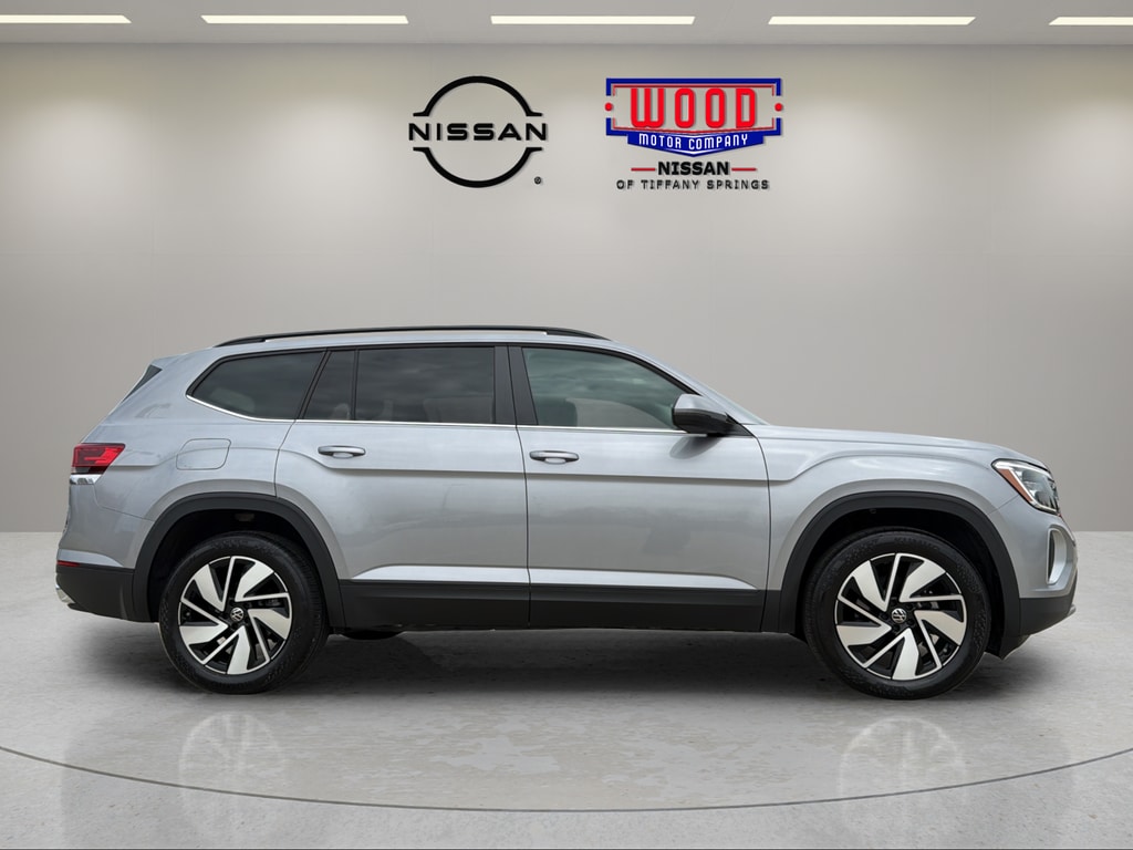 Used 2024 Volkswagen Atlas SE w/Tech with VIN 1V2HR2CA7RC611324 for sale in Kansas City
