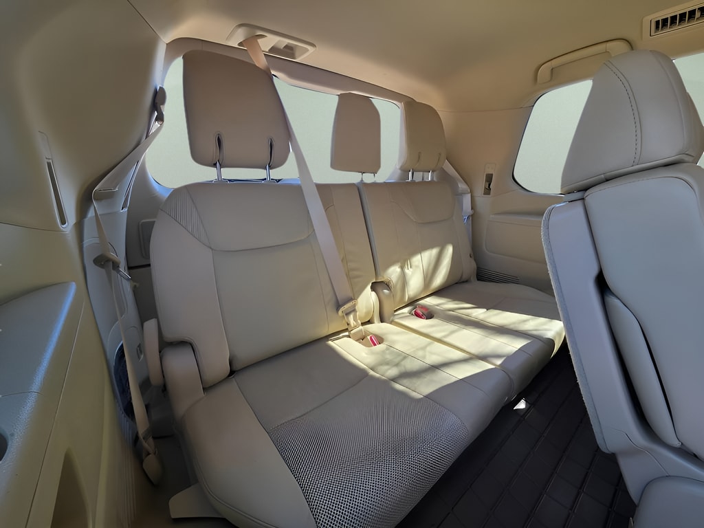 2019 Lexus LX 570 - Photo 9