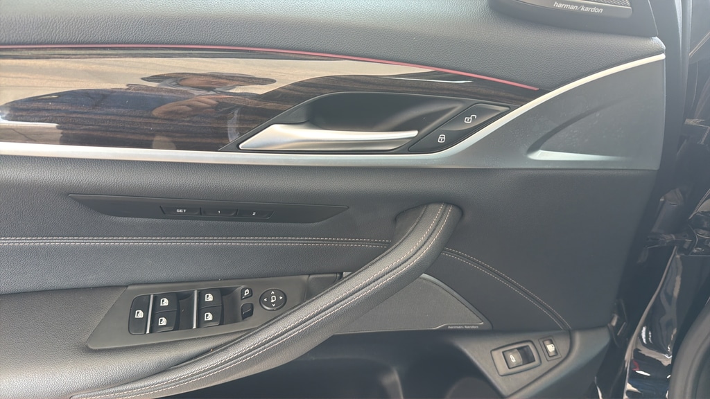 2023 BMW 5 Series 530e - Photo 19