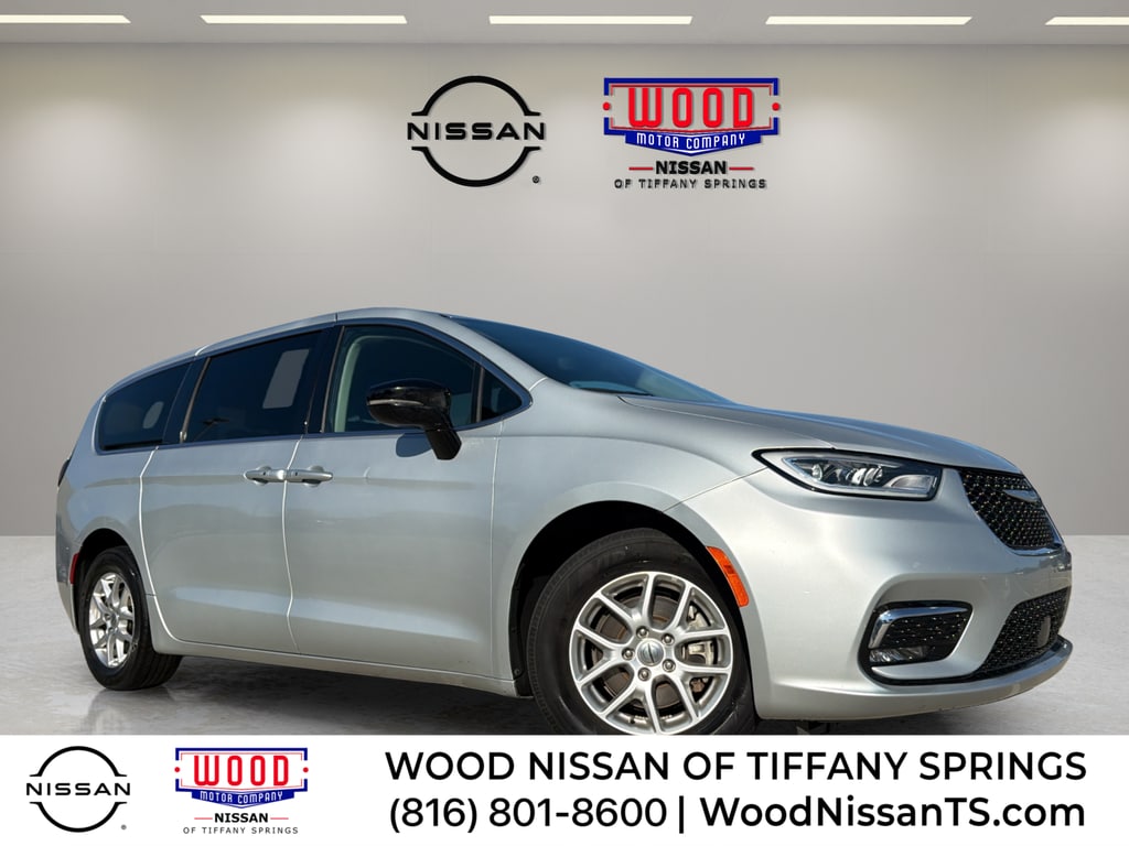 Used 2024 Chrysler Pacifica Touring L Van Passenger Van