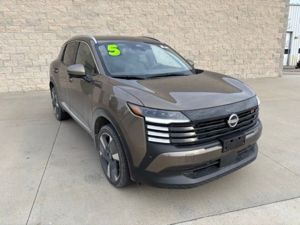 Used 2025 Nissan Kicks SR SUV