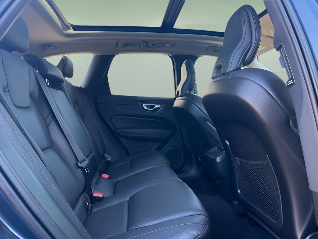 2024 Volvo XC60 Plus - Photo 15