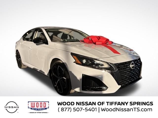 2025 Nissan Altima SR's photo