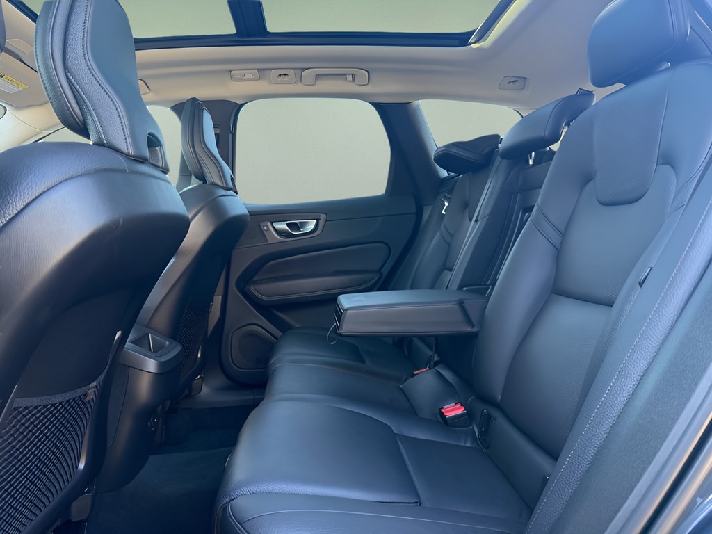 2024 Volvo XC60 Plus - Photo 13