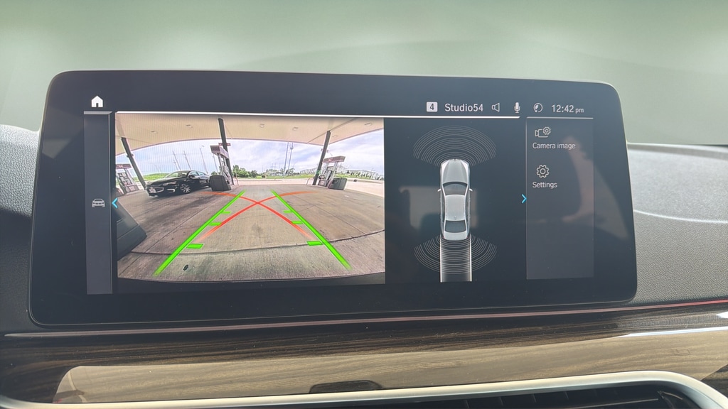 2023 BMW 5 Series 530e - Photo 22