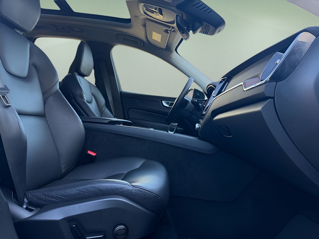 2024 Volvo XC60 Plus - Photo 16